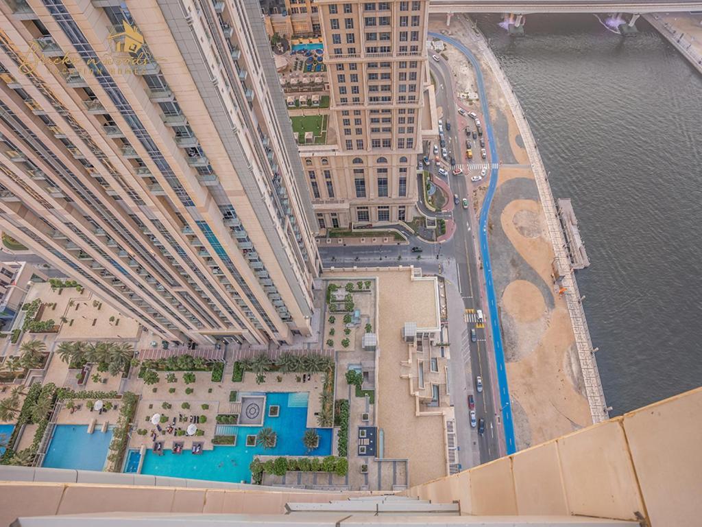 Apartment Modern High Floor Canal View1 Bhk