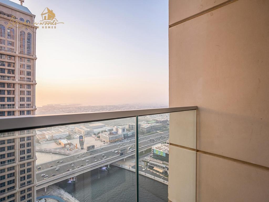 Modern High Floor Canal View1 Bhk Apartment Dubai