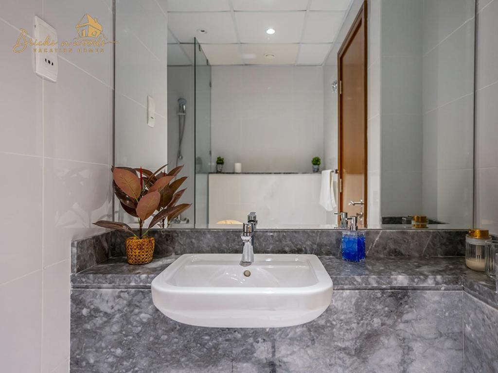 Apartment Modern High Floor Canal View1 Bhk Dubai