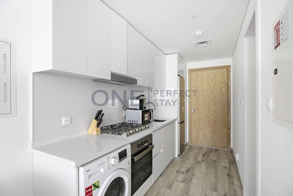 Chic In Business Bay With Pool And Gym Apartment
