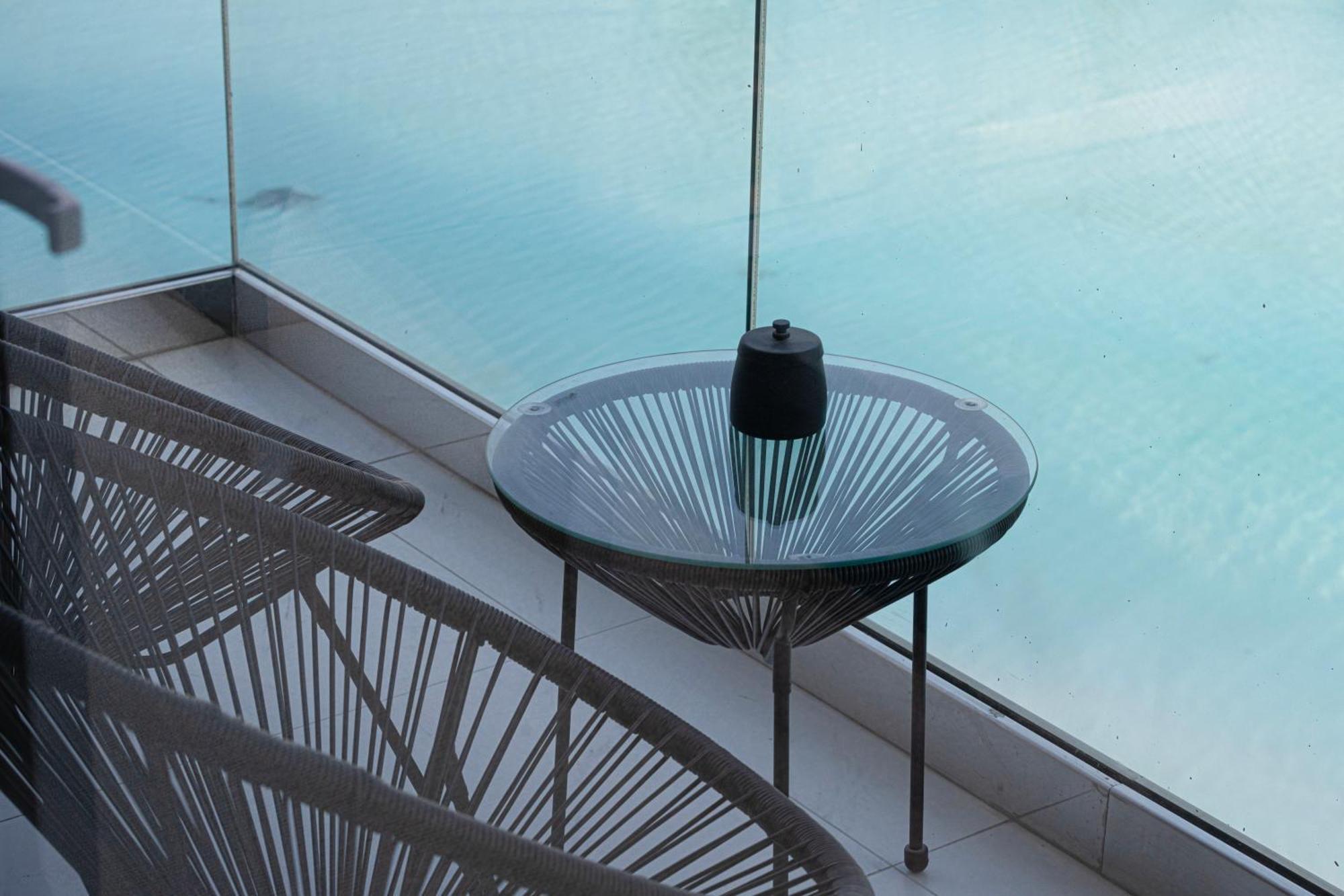 Full Lagoon View Access Exclusive Building Apartment