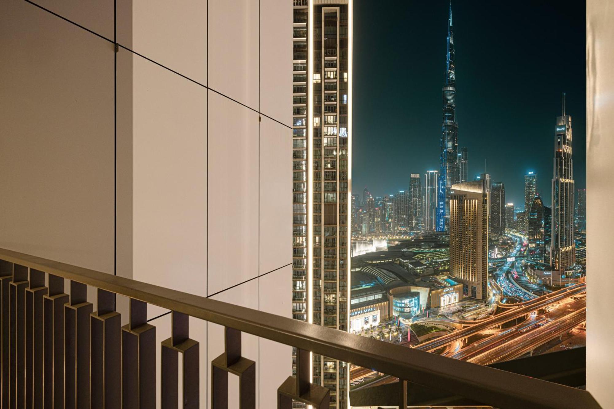 2br With Full Burj View And Direct Access To Mall * Dubai