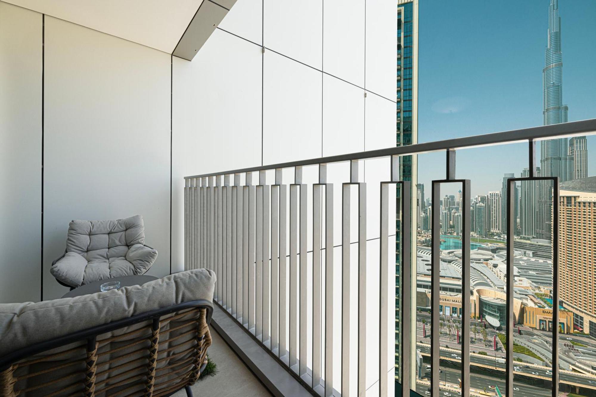 2br With Full Burj View And Direct Access To Mall Dubai
