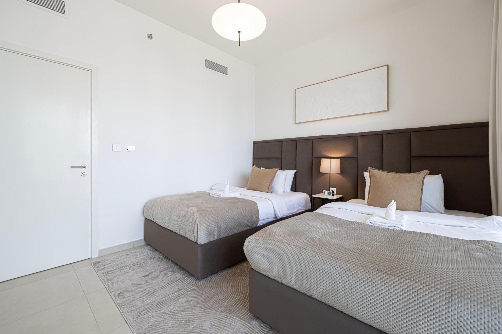 2br With Full Burj View And Direct Access To Mall Dubai