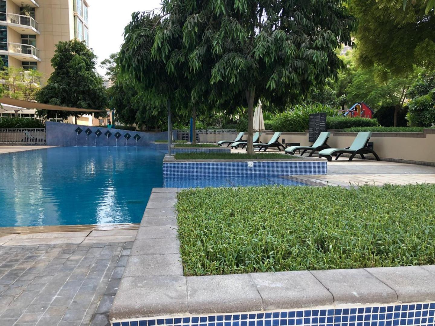 Guestready - Modern White With Fountain View Apartment *