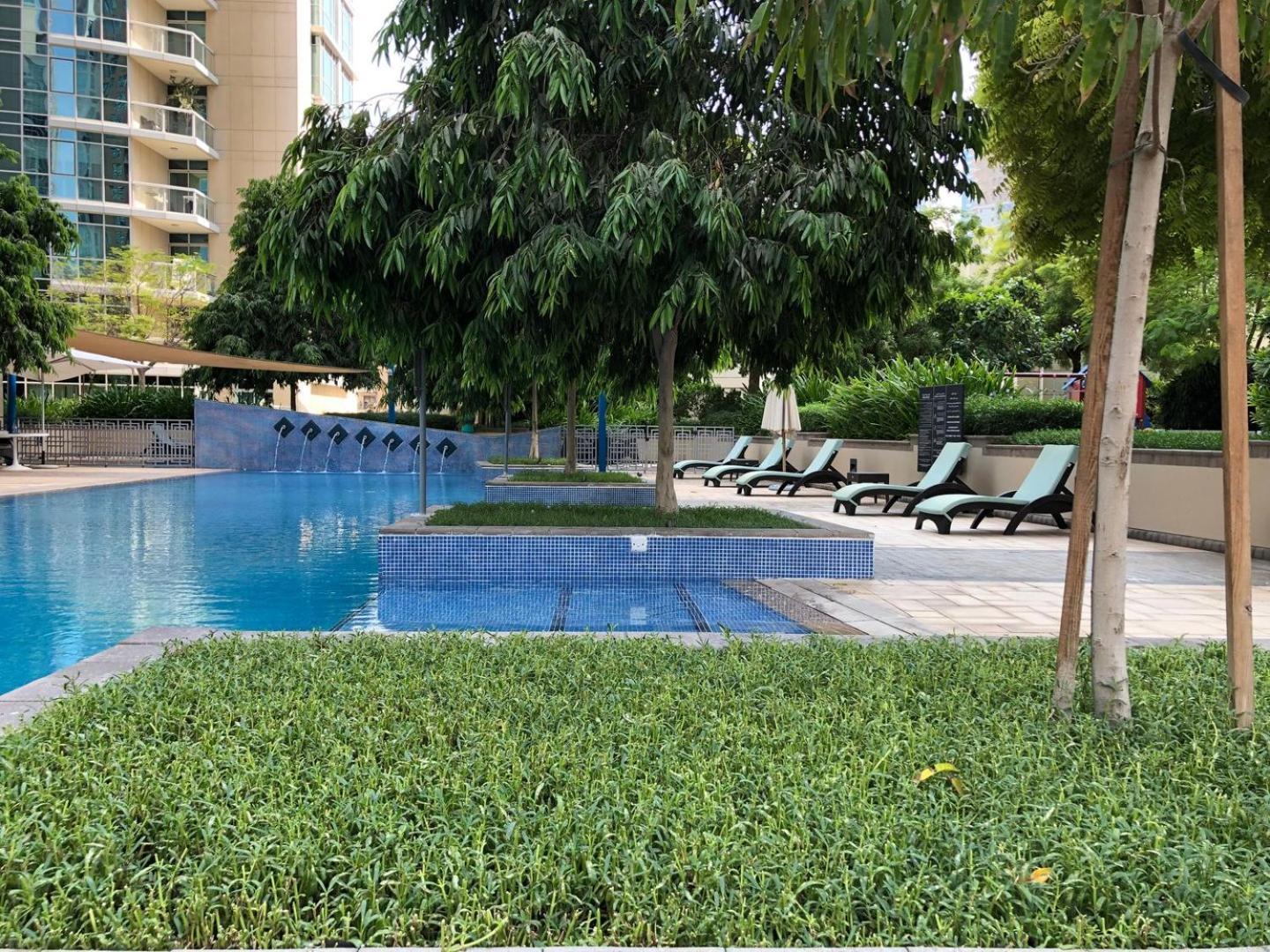 Guestready - Modern White With Fountain View * Dubai