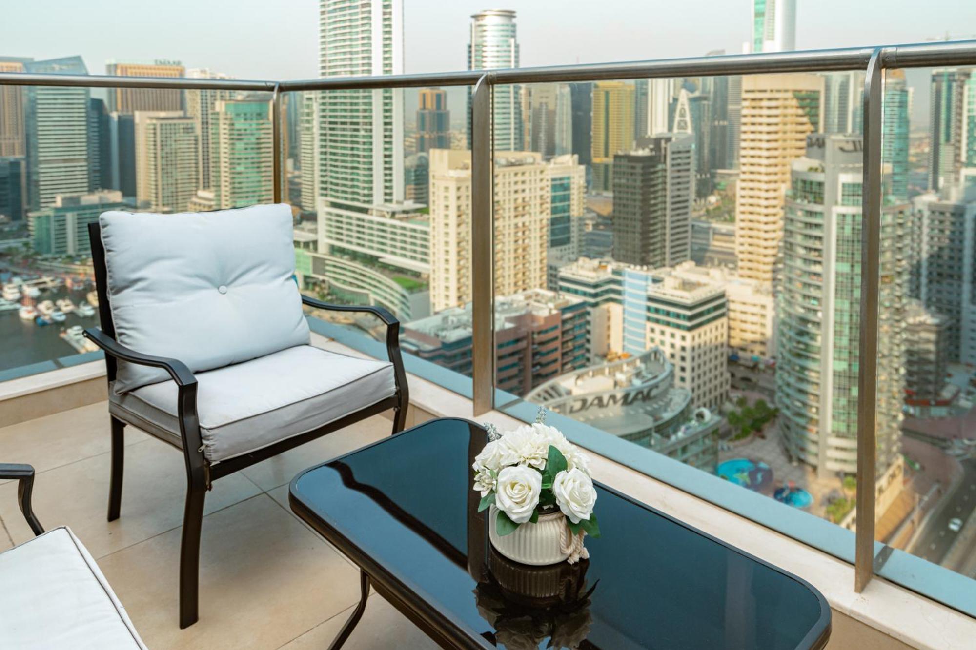 Prime Retreats - Sparkle Tower Marina Dubai