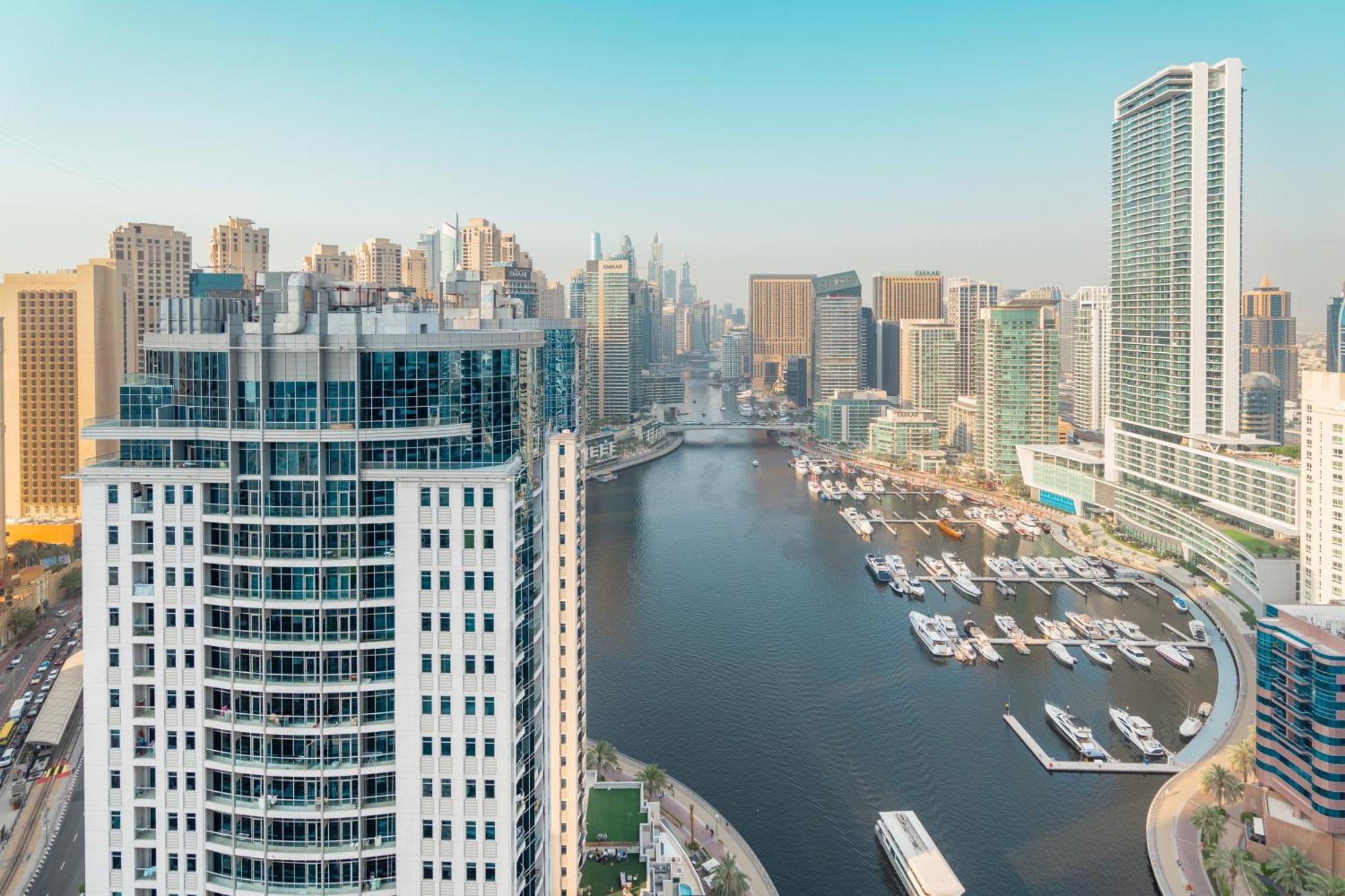 Prime Retreats - Sparkle Tower Marina Apartment Dubai