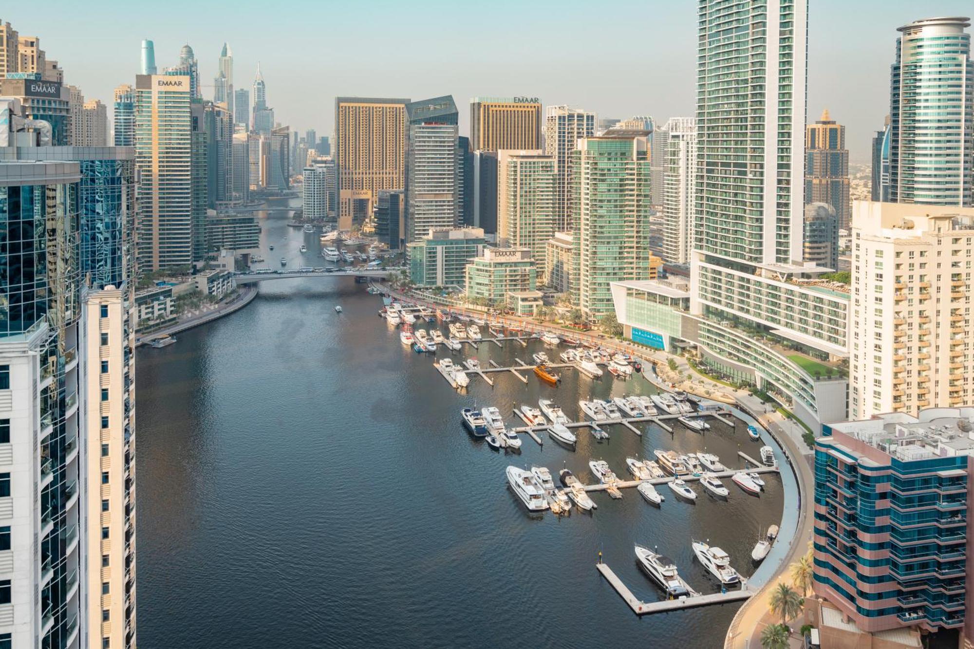 Prime Retreats - Sparkle Tower Marina Apartment Dubai