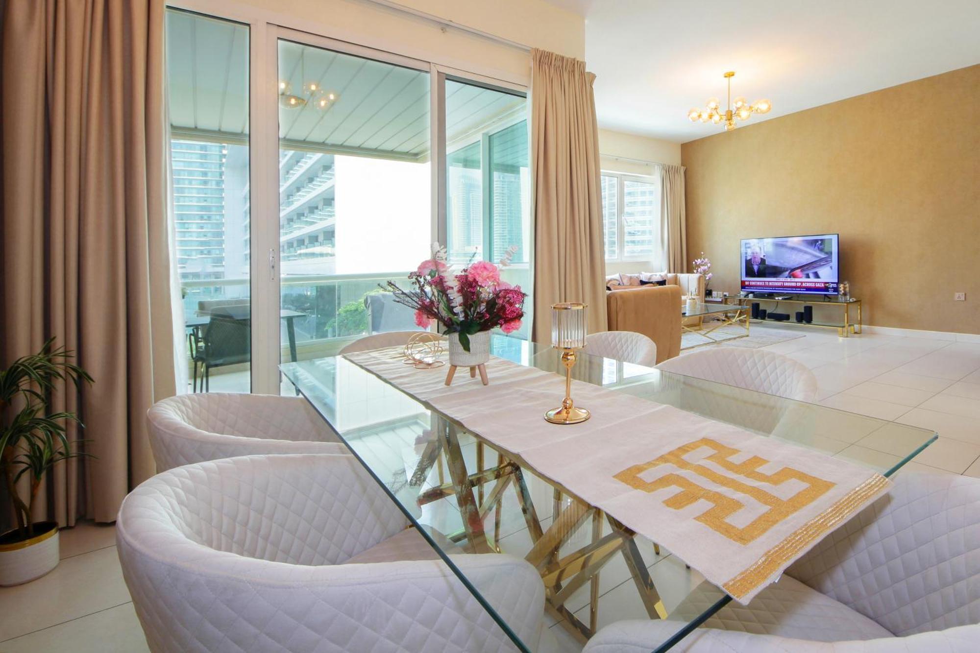 Apartment Stunning Marina View In Marina Sail Tower By Truebleu