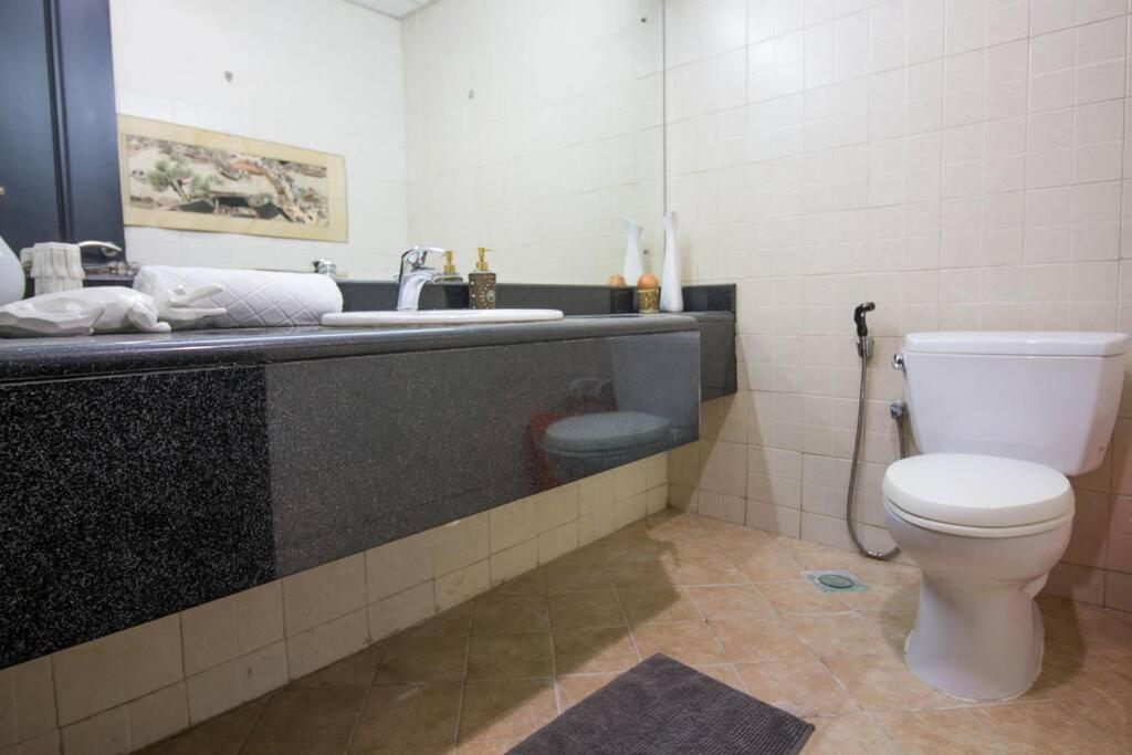 Apartment Spacious 1br 5 Mins From Marina *