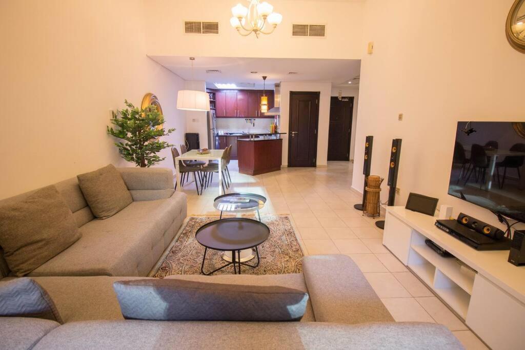 Spacious 1br 5 Mins From Marina Dubai