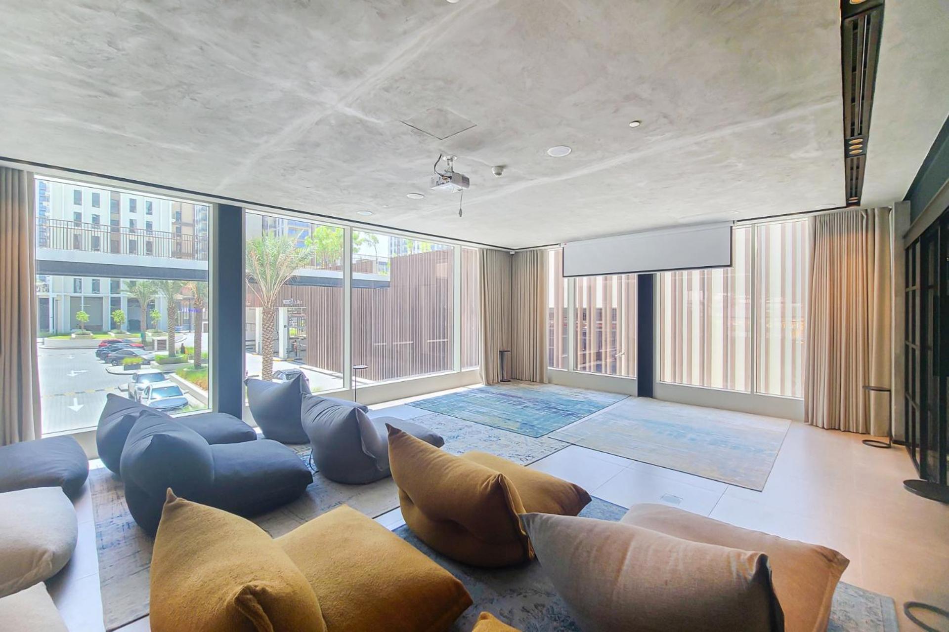 Apartment Chic I Great Amenities I Modern Living Dubai