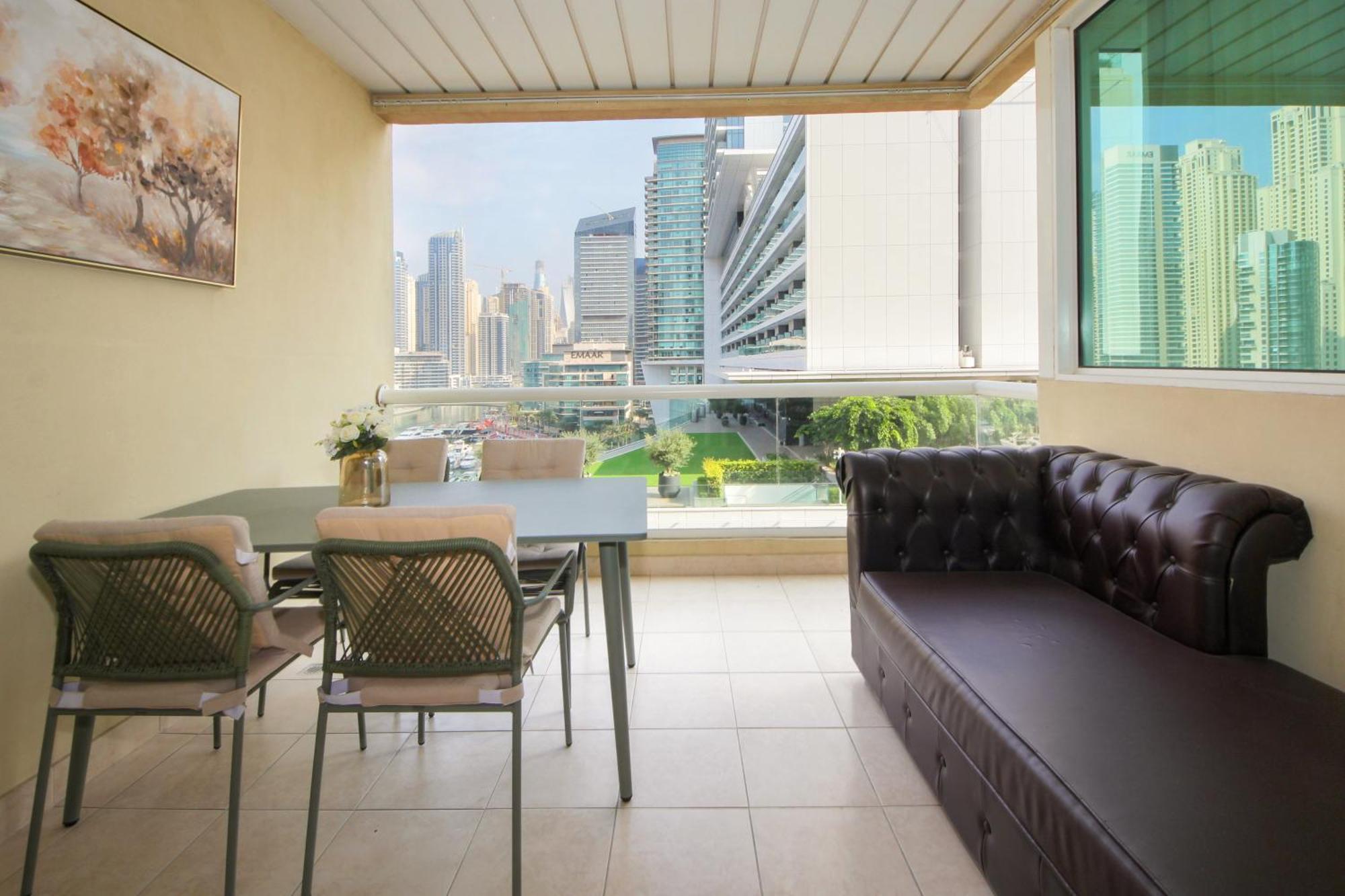Apartment Stunning Marina View In Marina Sail Tower By Truebleu
