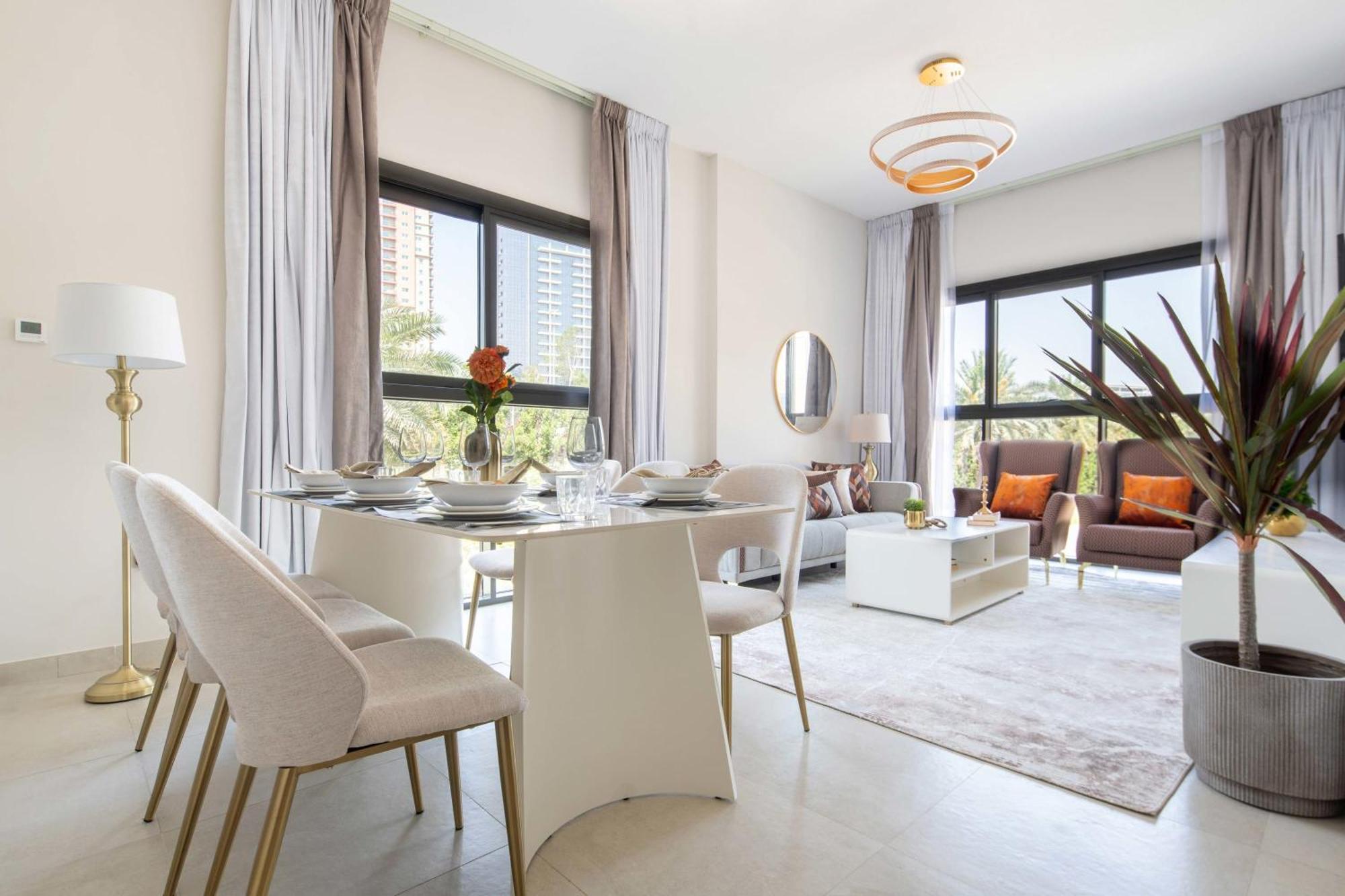 Frank Porter - Eleganz 5 By Danube Dubai