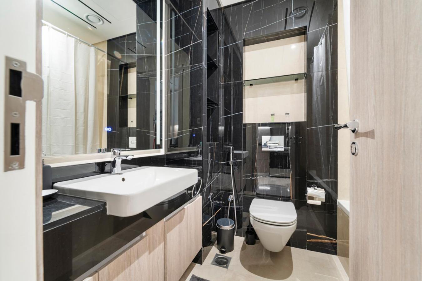 Stonetree - Brand New - Prime Location Apartment *