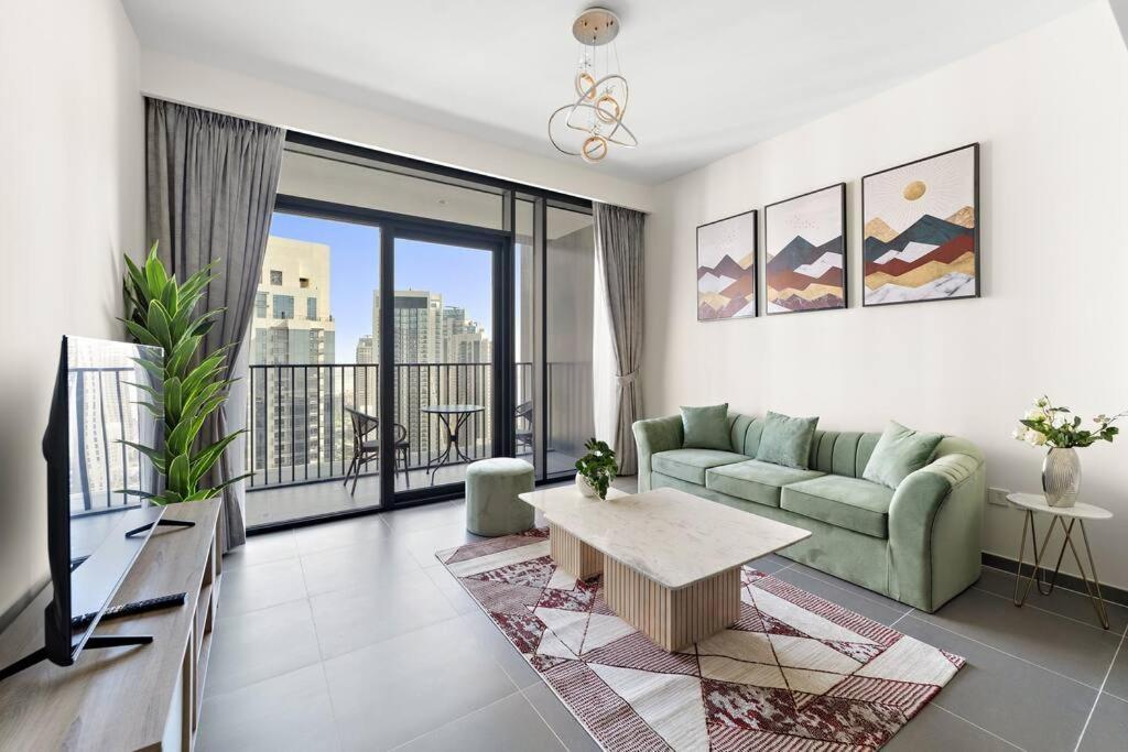 Stylish 1 Bedroom High Floor In Creek Edge Apartment