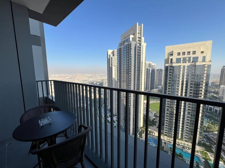 Stylish 1 Bedroom High Floor In Creek Edge