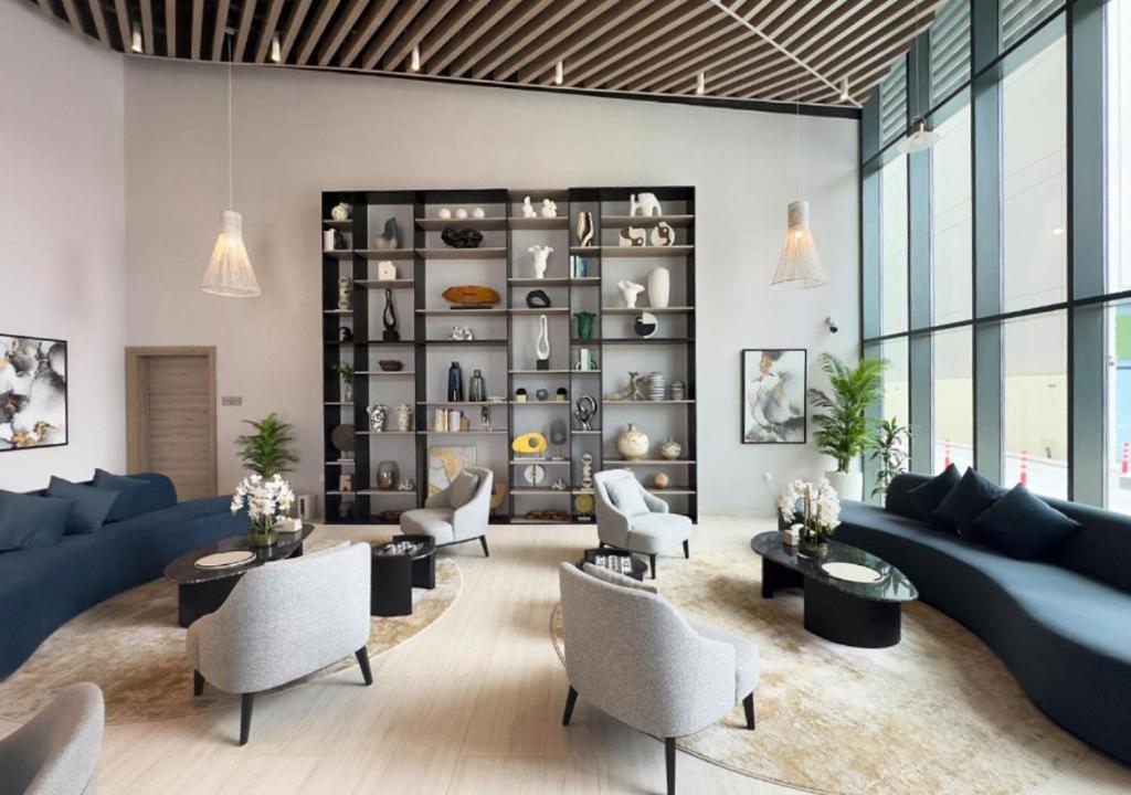 La Brisa - Stylish 2br At Hills With Pool Access Dubai