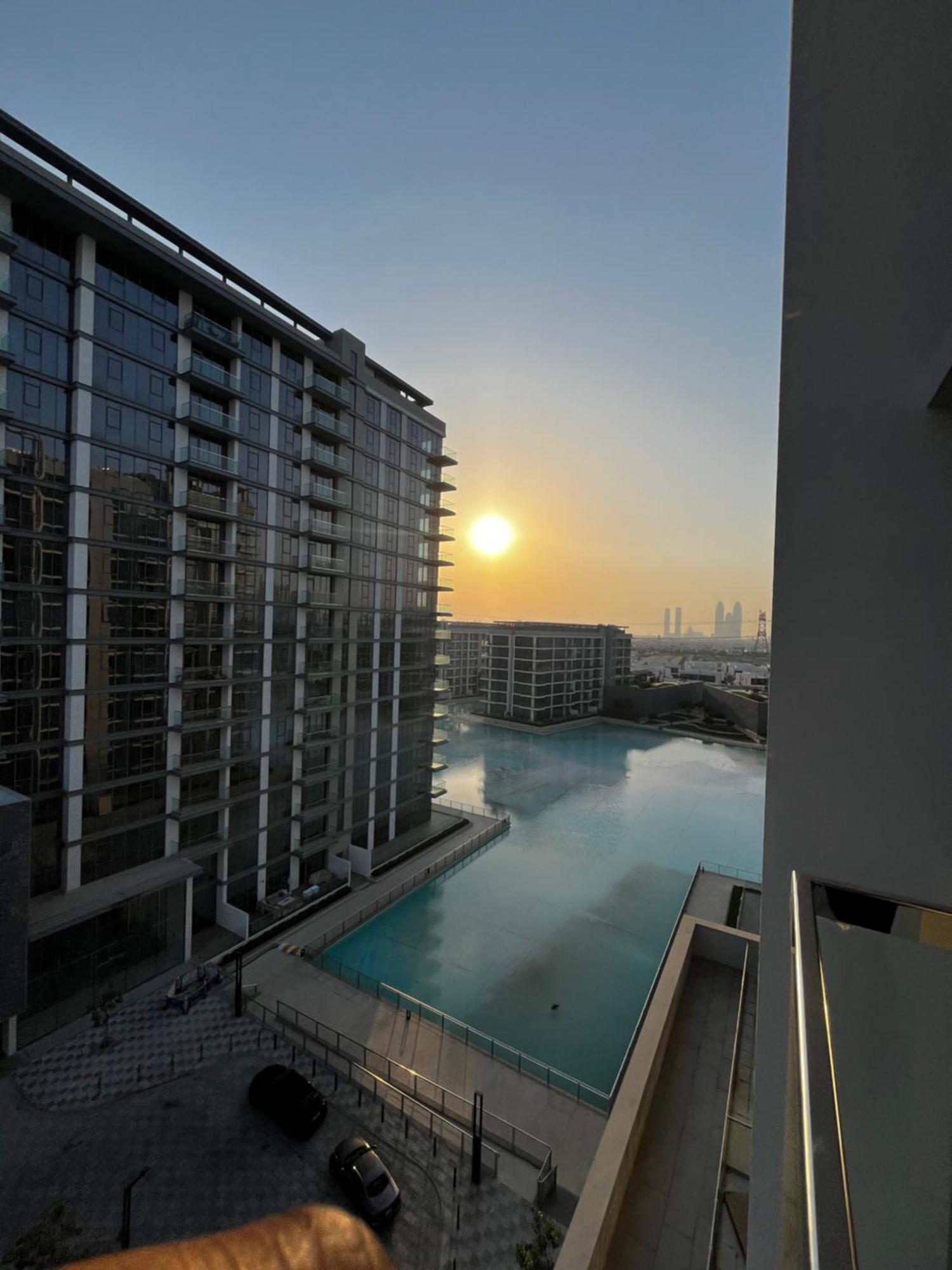 Apartment Beautiful Lagoon Facing Dubai