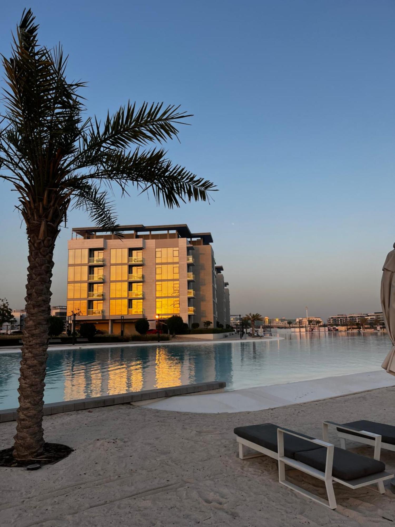 Apartment Beautiful Lagoon Facing Dubai