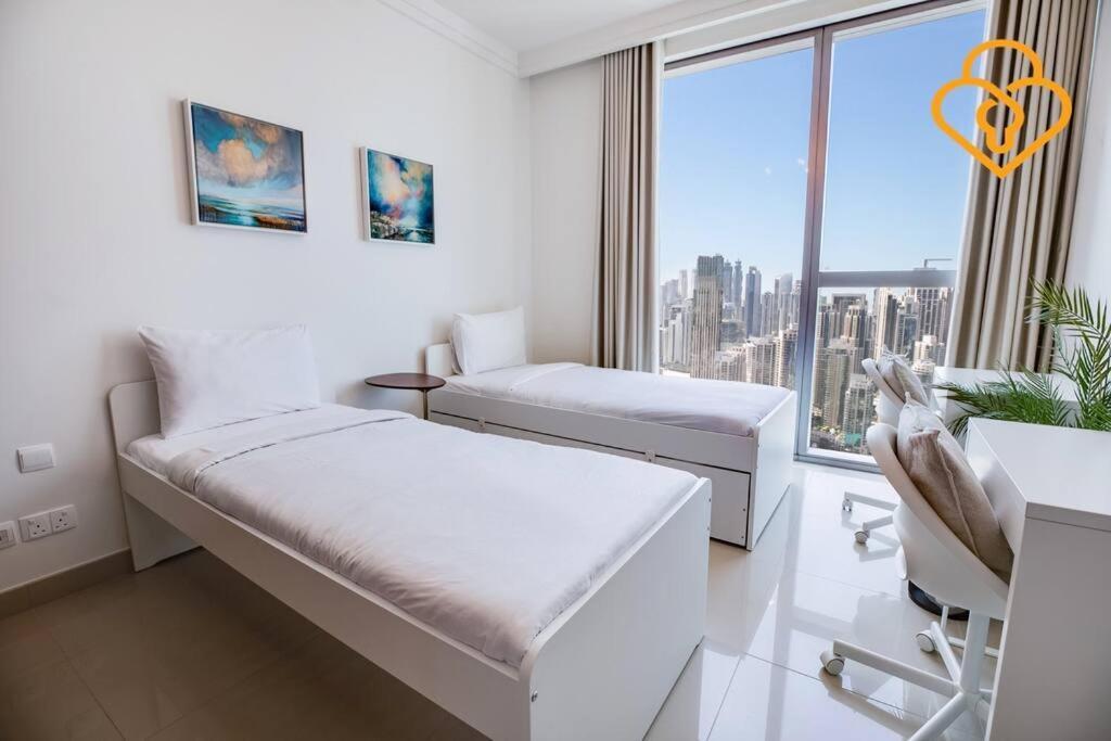Keysplease 3 Bedroom Burj View, Mall Access Boulevard Point Tower Apartment Dubai