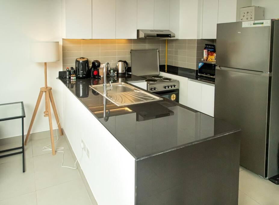 Beautiful 1-bedroom Apartment *