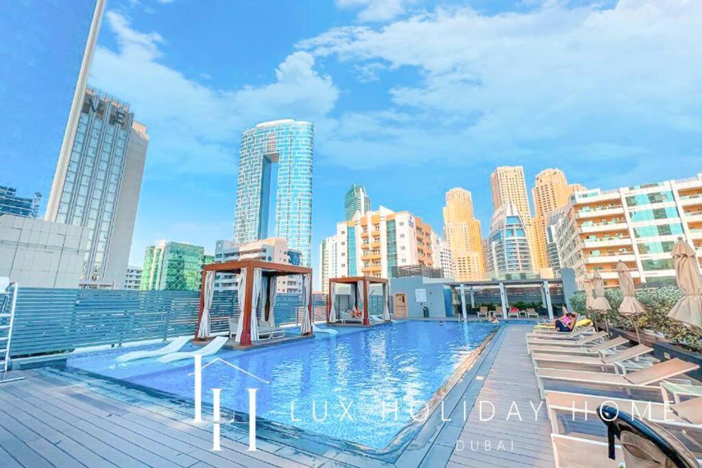 Lux The Ultimate Marina View Apartment Dubai