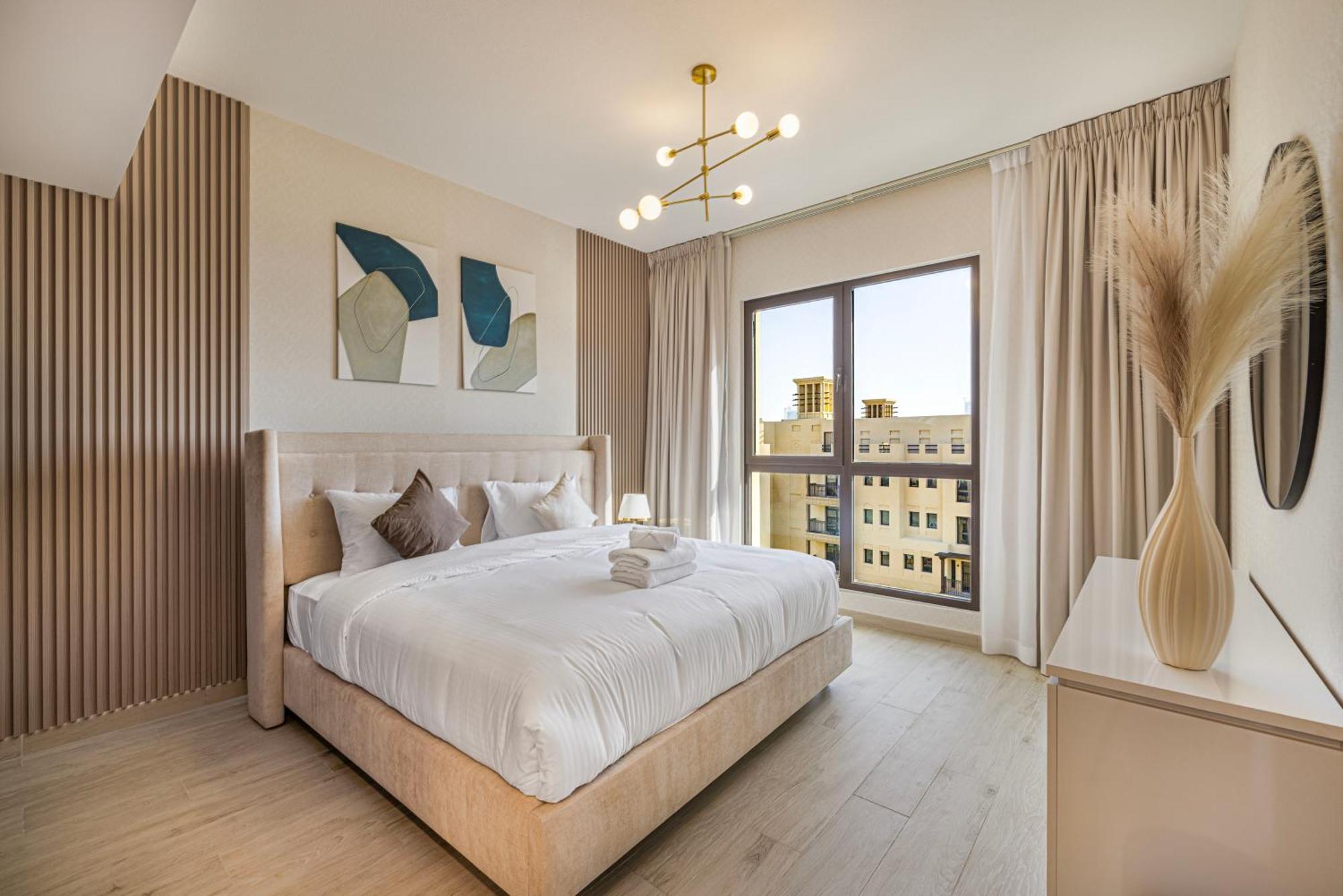 Modern And Charm In Mjl *