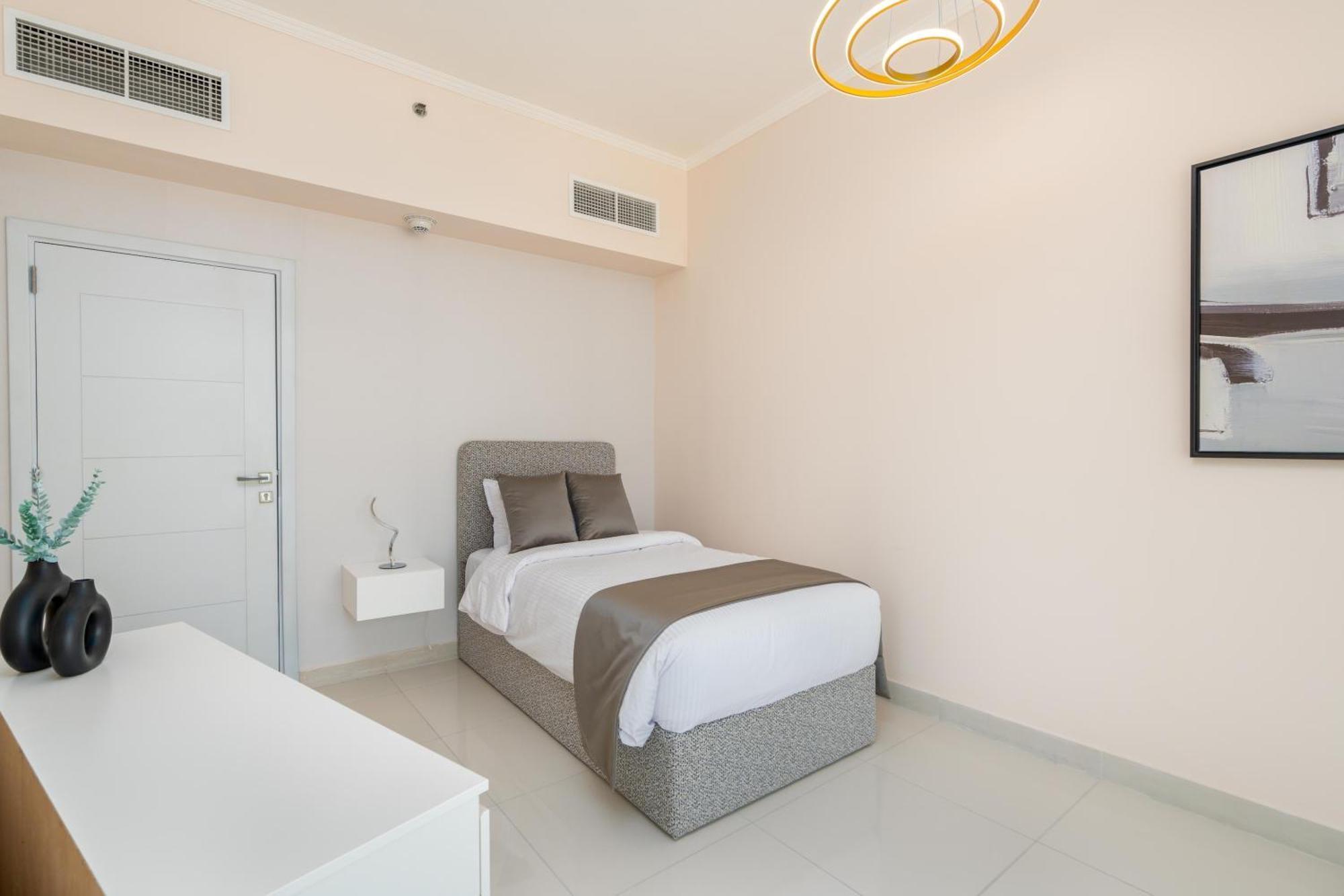 Apartment Sea View & Marina - 2br - Cityapartmentstay