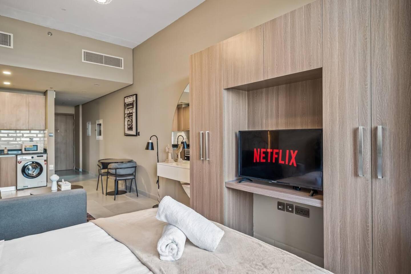 Family Friendly - Center Location Apartment Dubai