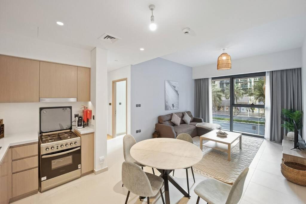 Brand New 1br Downtown - Next To Mall Apartment *