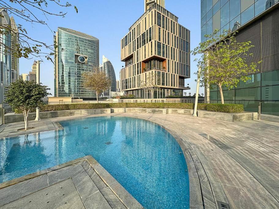 First Class 1br Elegance In Difc Apartment *