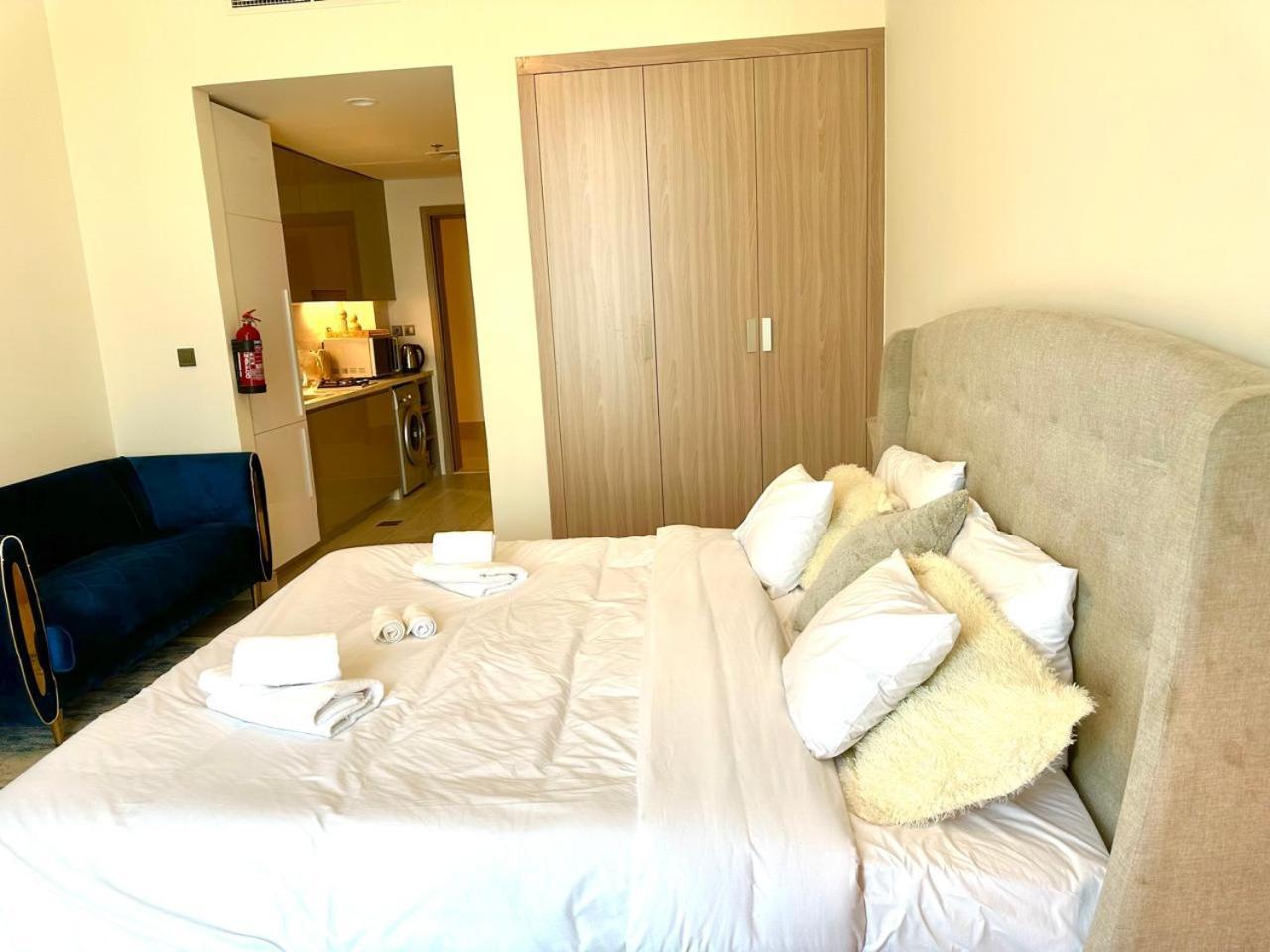 Stunning Living With Burj Khalifa View Apartment