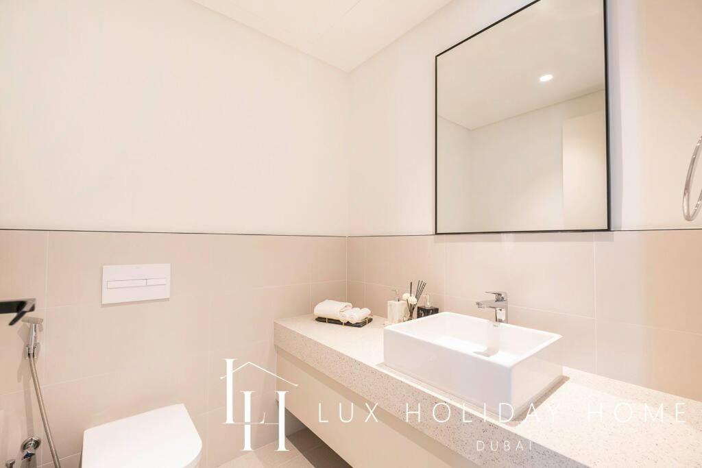Lux The Marina Vista Beachfront 3 Apartment Dubai