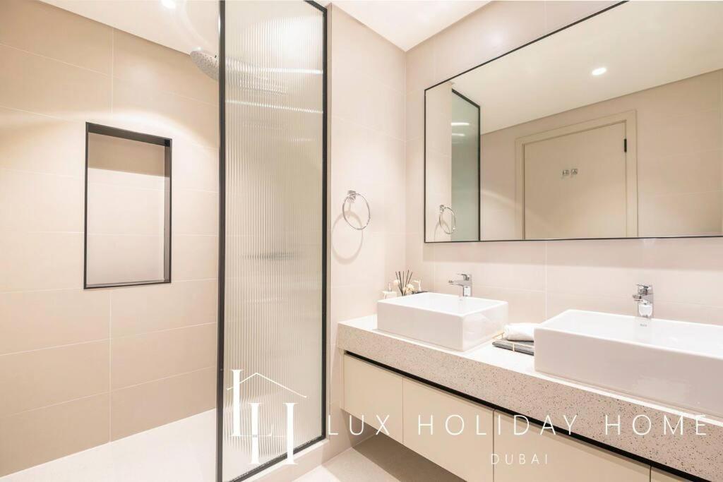 Lux The Marina Vista Beachfront 3 Apartment Dubai