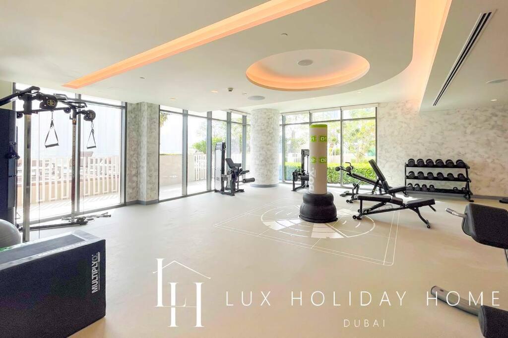 Lux The Marina Vista Beachfront 3