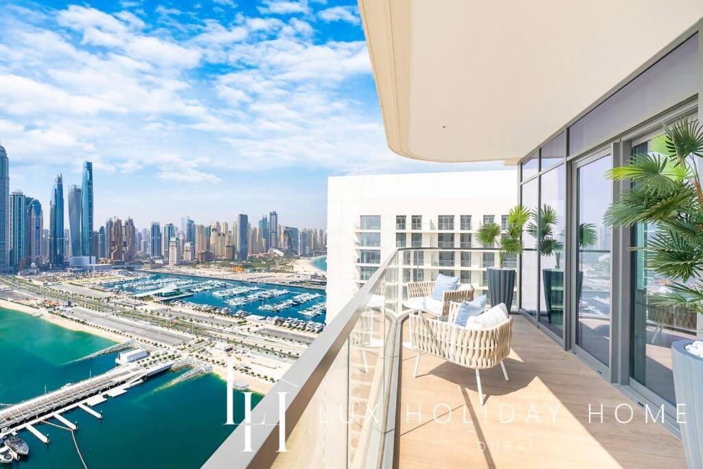 Lux The Marina Vista Beachfront 3 Apartment