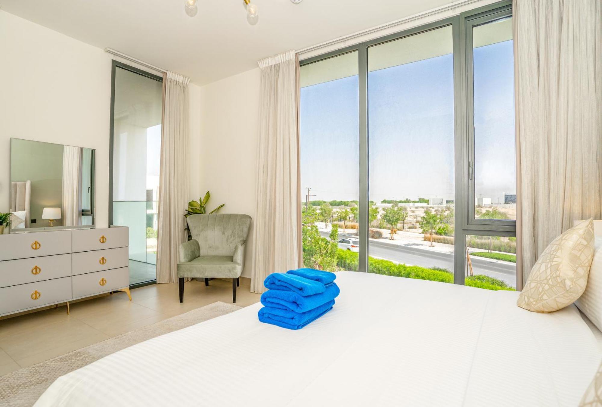 New Arabian Hills Villa- 3 Bedroom & Maid Golf Grove With Private Pool Villa Dubai