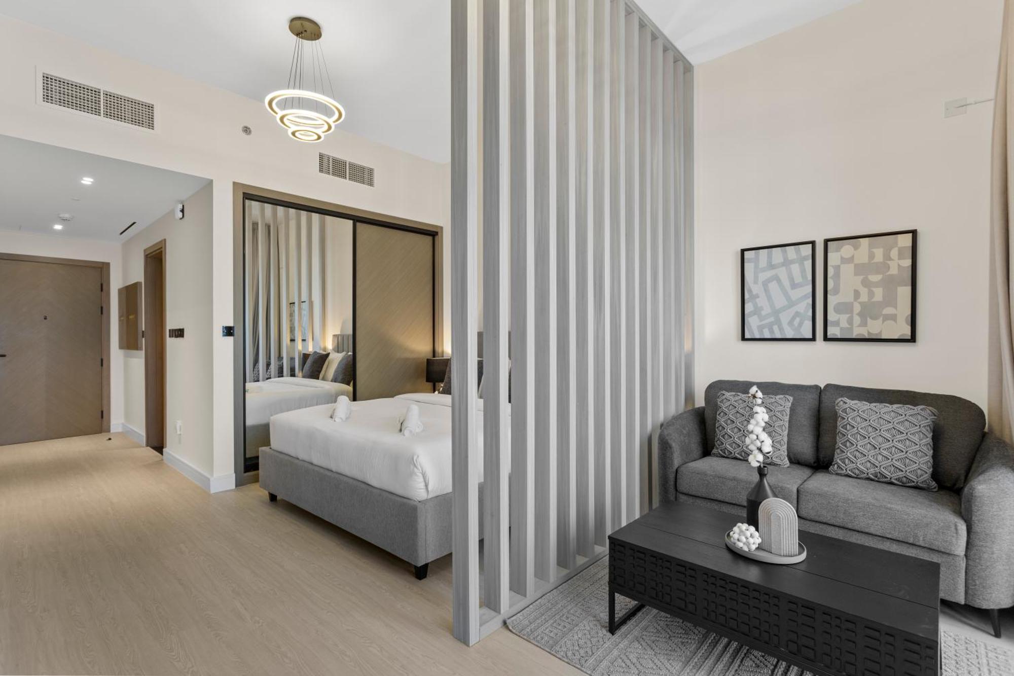Retreat With Canal And Burj Khalifa Views Apartment
