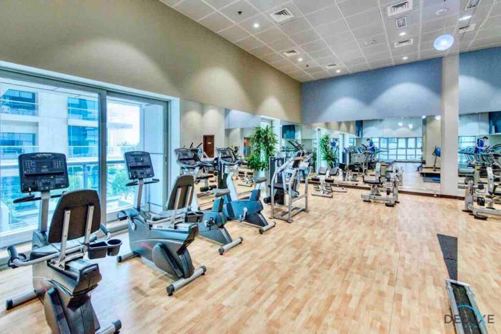 Apartment Skyview Haven 2br & Ocean Breeze Dubai