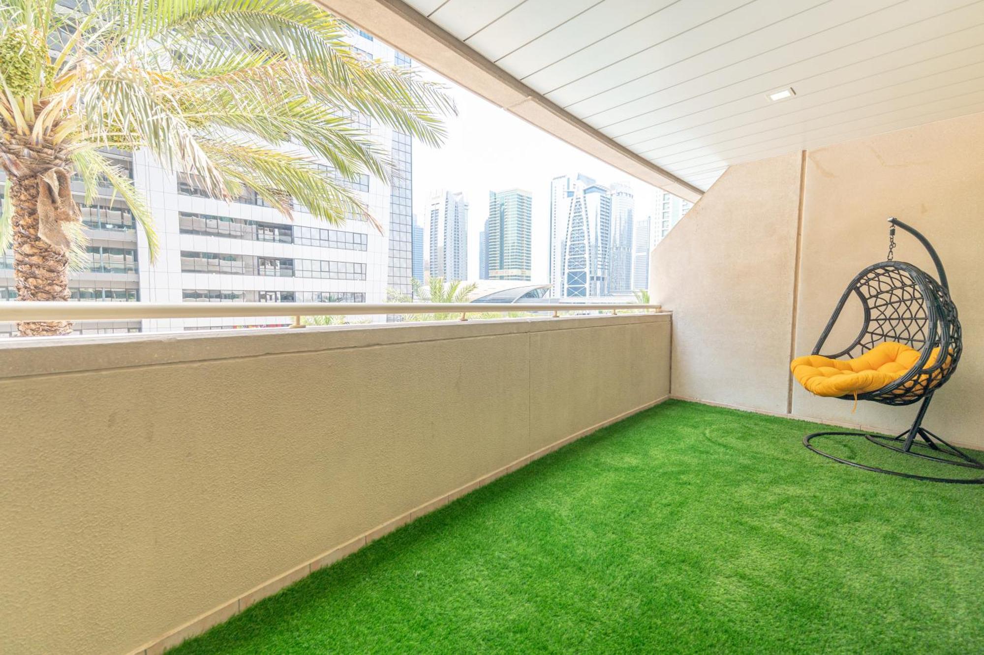 Apartment Luxurious 1-bedroom In Marina