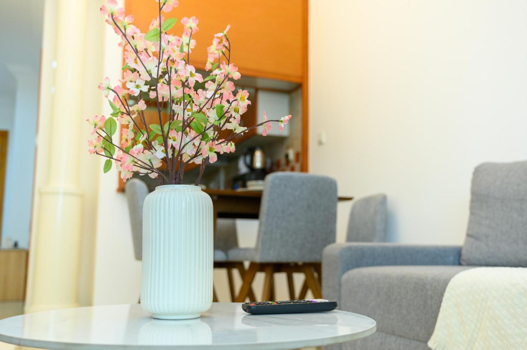 Luxurious 1-bedroom In Marina Apartment *
