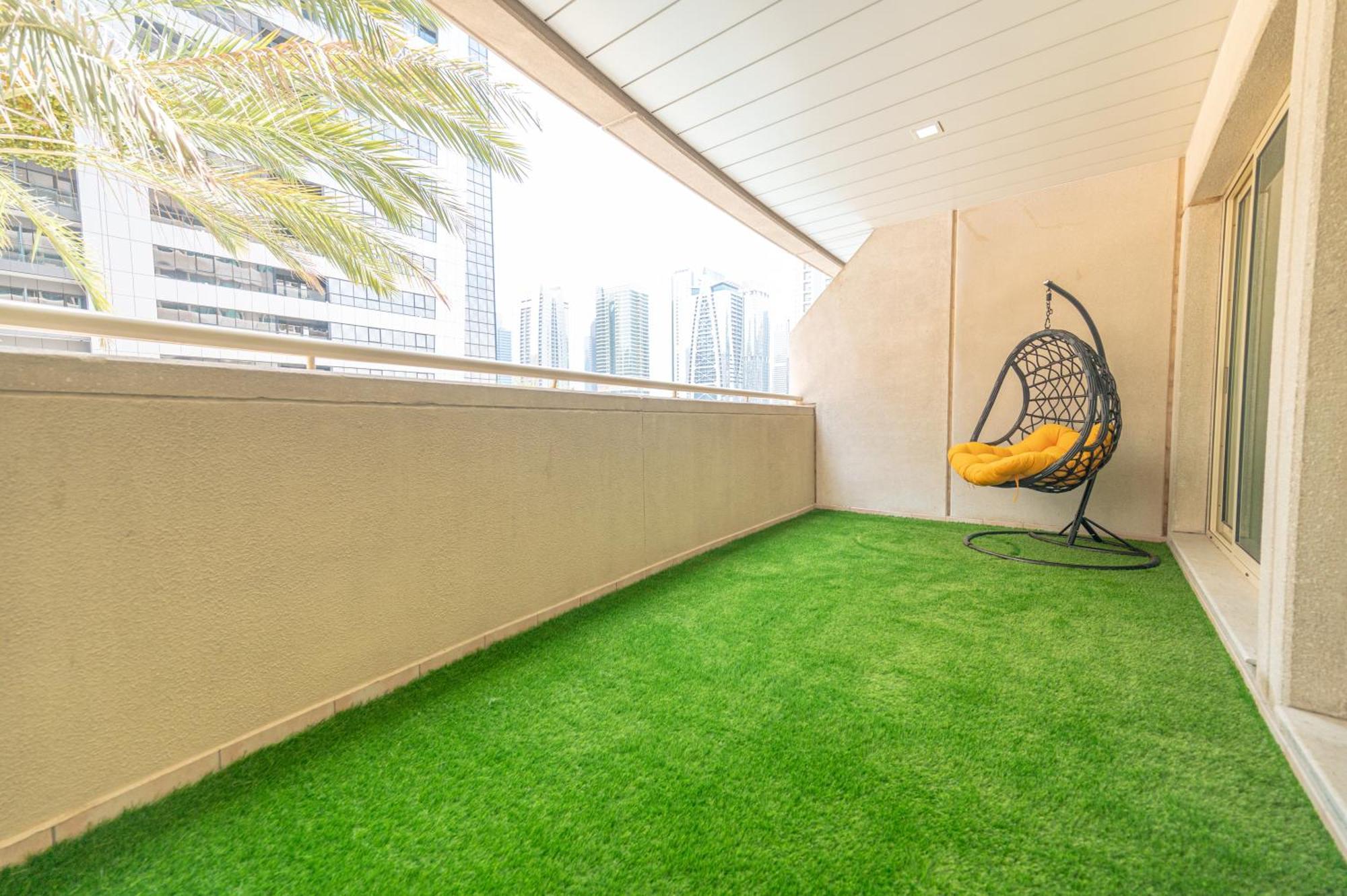 Luxurious 1-bedroom In Marina Apartment