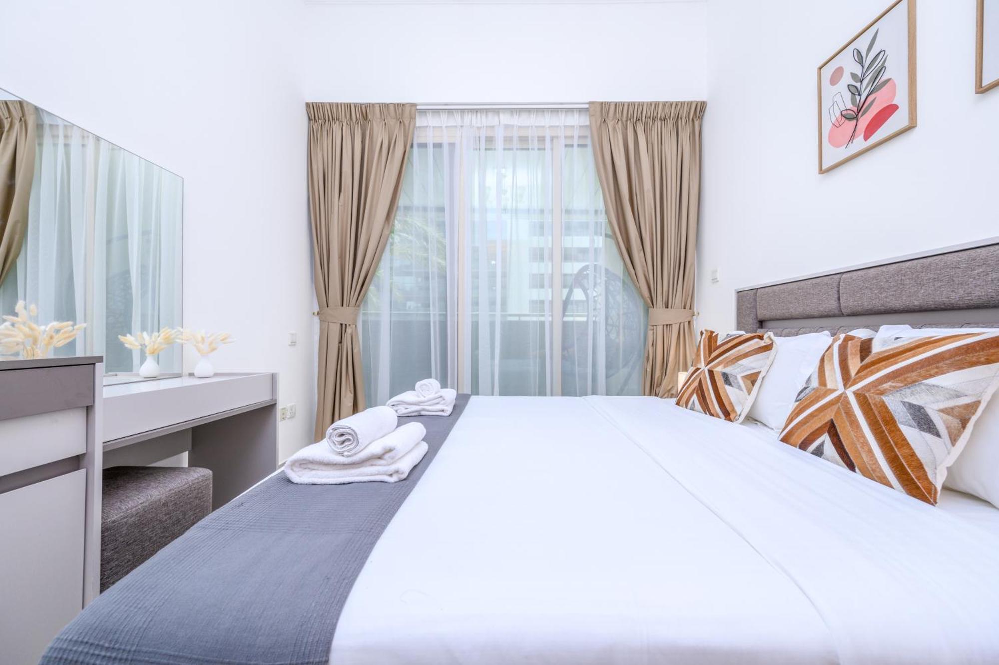Luxurious 1-bedroom In Marina * Dubai