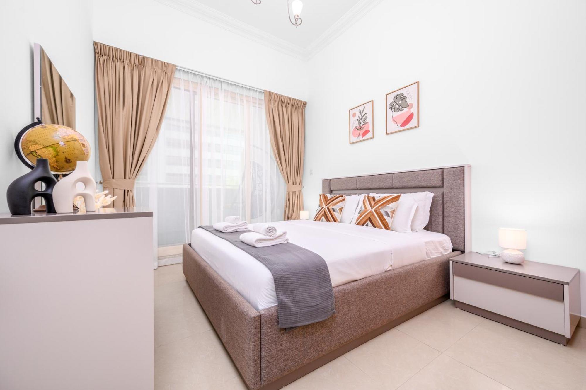 Luxurious 1-bedroom In Marina *