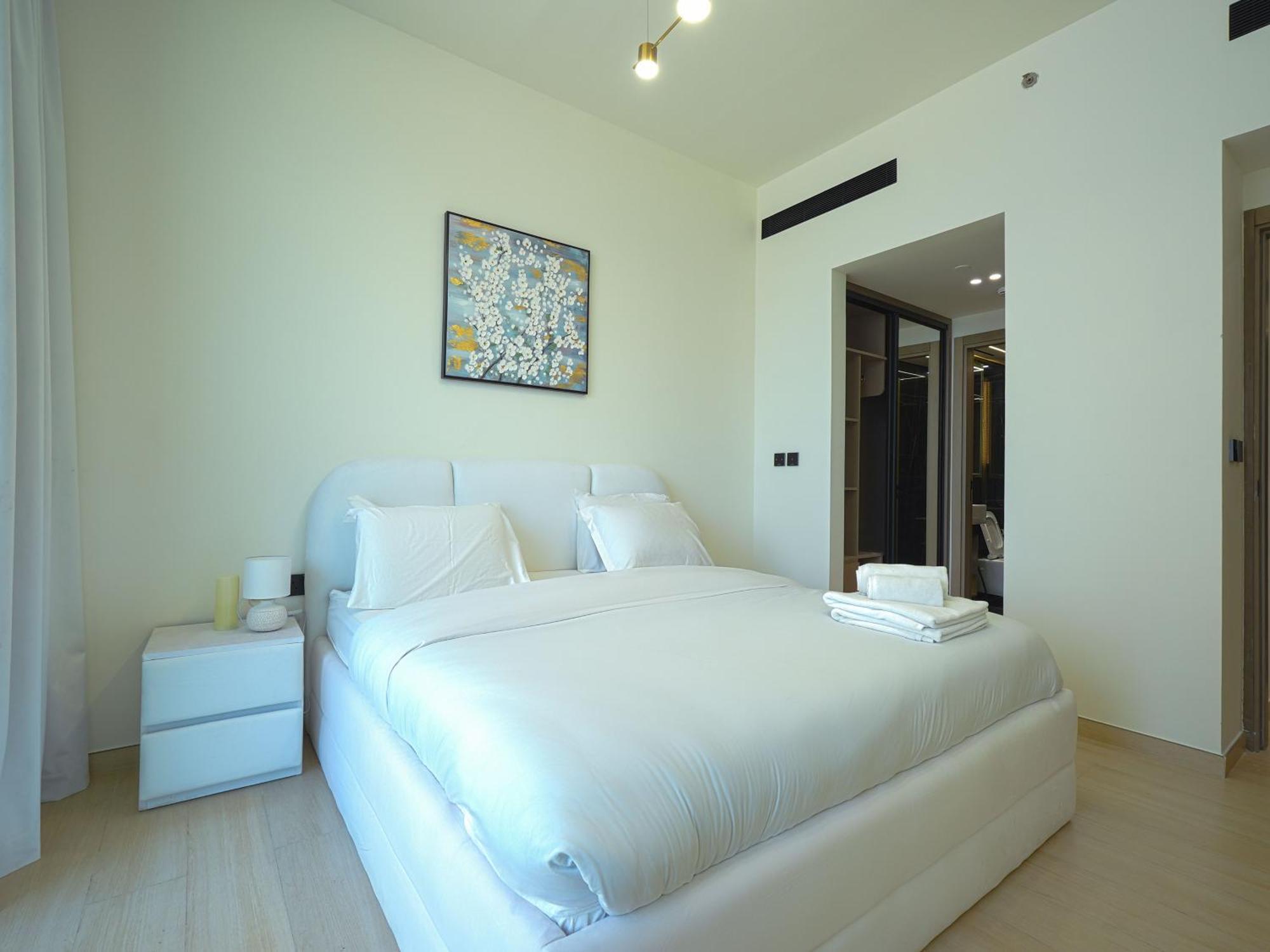 Executive One Br In Jvc By Anw Apartment *