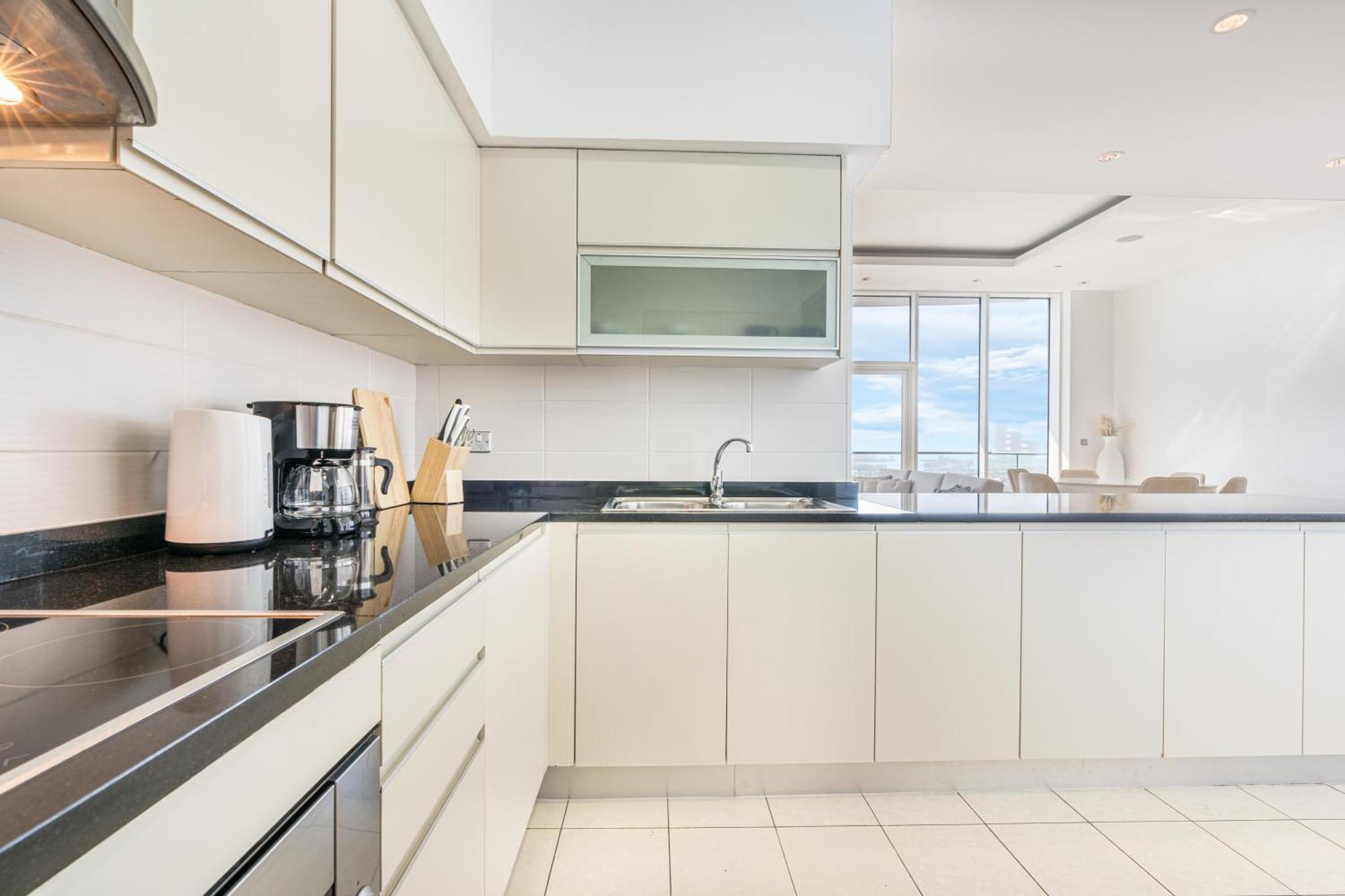 Palm Next To Nakheel Mall With Private Apartment Dubai