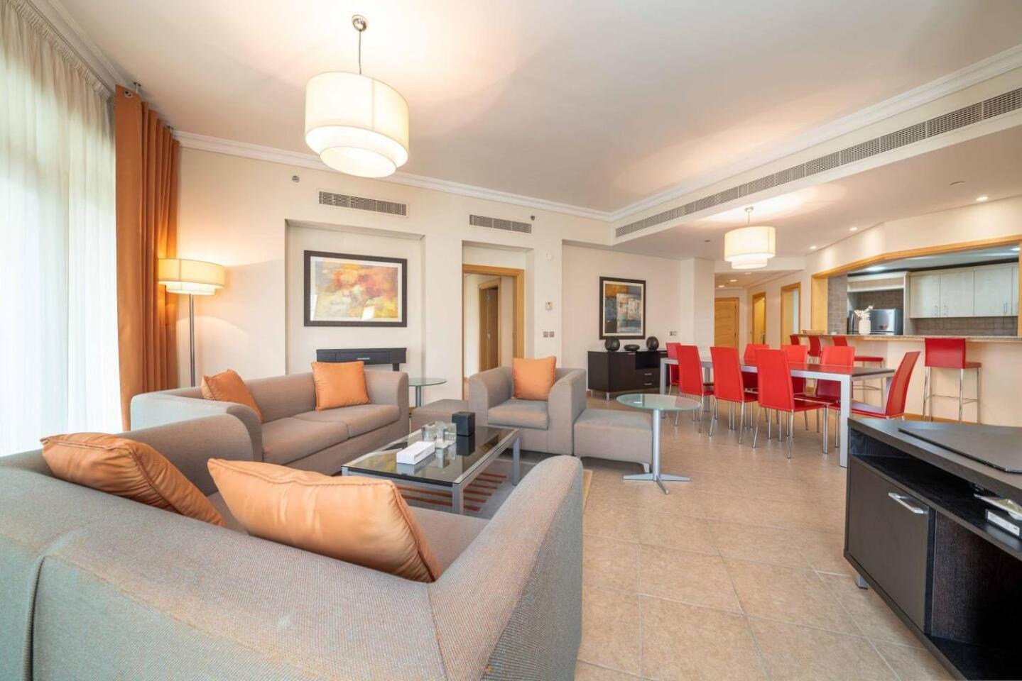 Spacious 3 Bedroom Palm