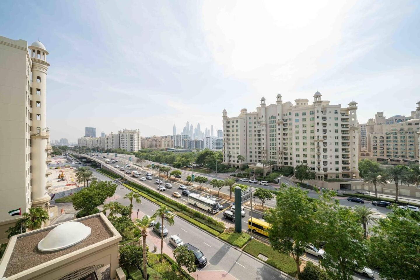 Apartment Spacious 3 Bedroom Palm